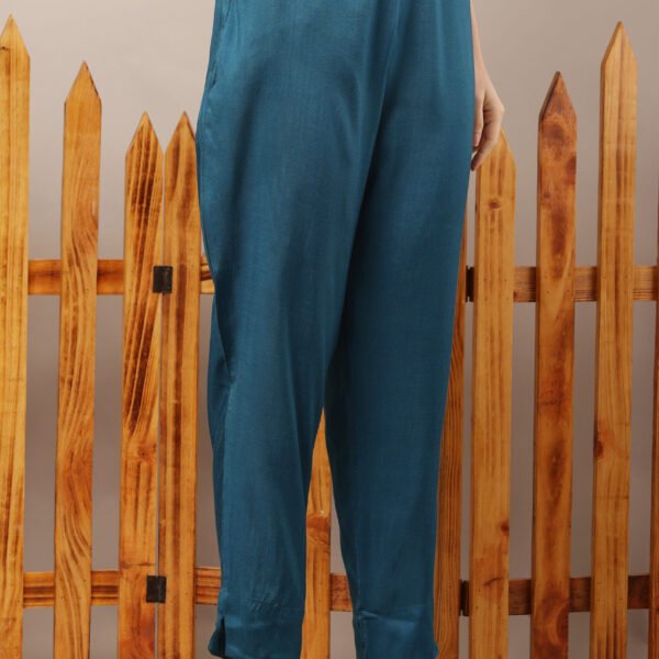 23 Jan- Maxkeystudio25629 Teal Blue V-Neck Embroidered Floral Straight Suit Set