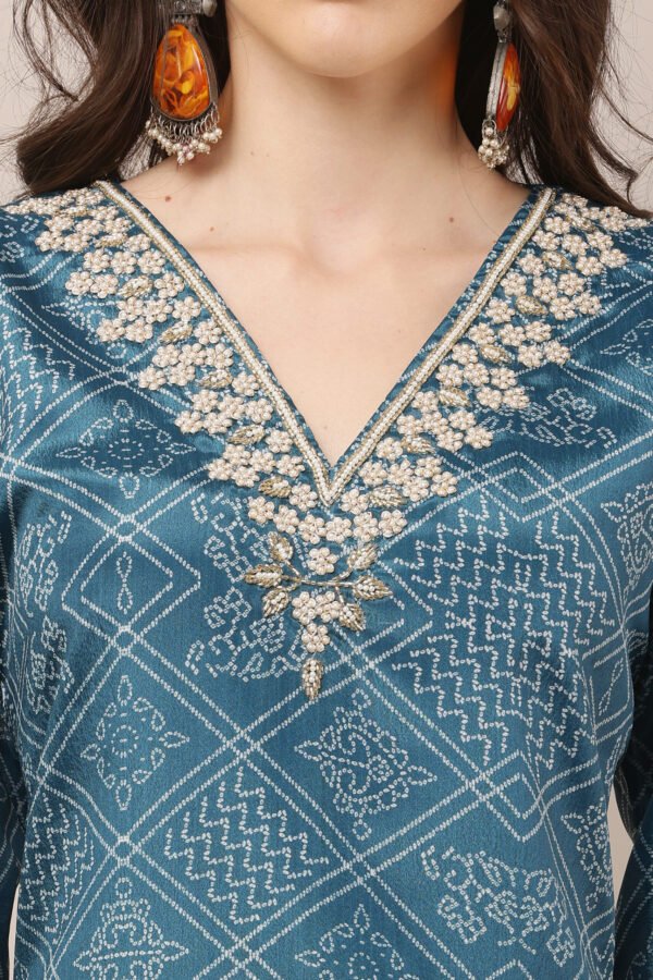 23 Jan- Maxkeystudio25648 Teal Blue V-Neck Embroidered Bandhej Straight Suit Set