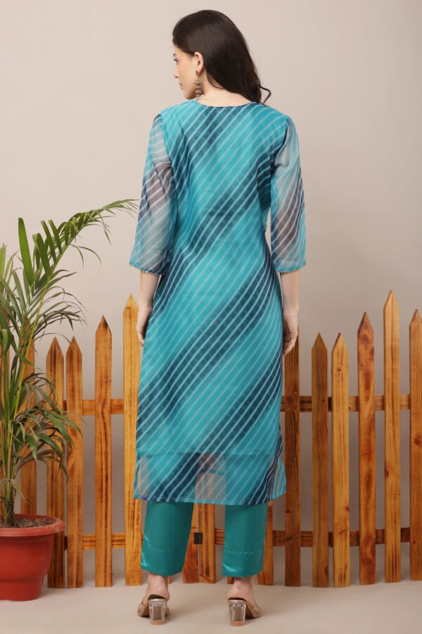 23 Jan- Maxkeystudio25663 Blue Organza Leheria Straight Suit Set