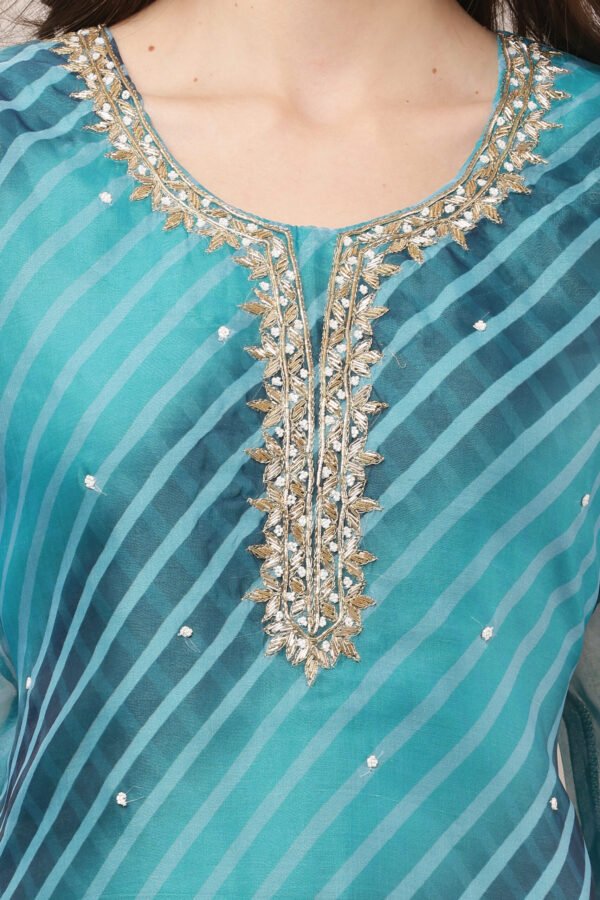 23 Jan- Maxkeystudio25664 Blue Organza Leheria Straight Suit Set