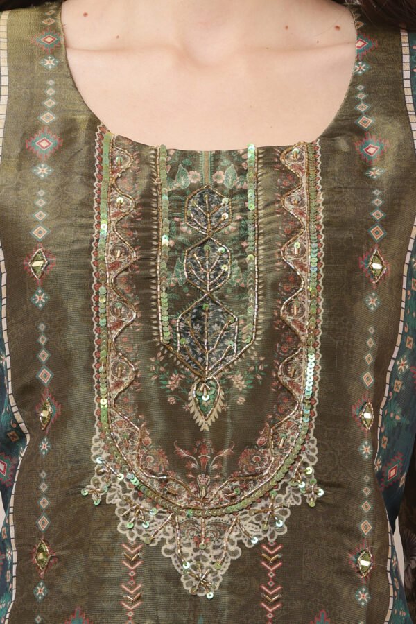 23 Jan- Maxkeystudio25682 Pakistani Luxe Green Straight Suit Set
