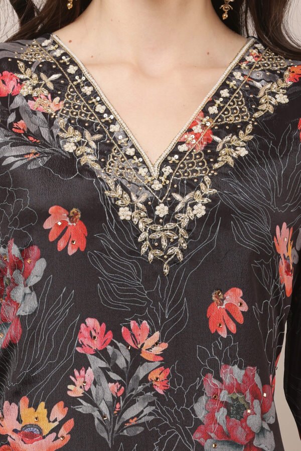 23 Jan- Maxkeystudio25703 Black V Neck Floral Straight Suit Set