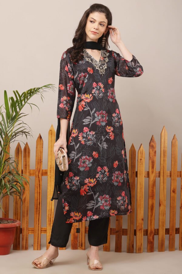 23 Jan- Maxkeystudio25717 Black V Neck Floral Straight Suit Set