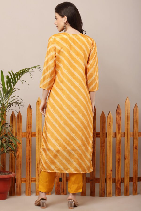 23 Jan- Maxkeystudio25798 Yellow Leheria Embroidered Straight Suit Set