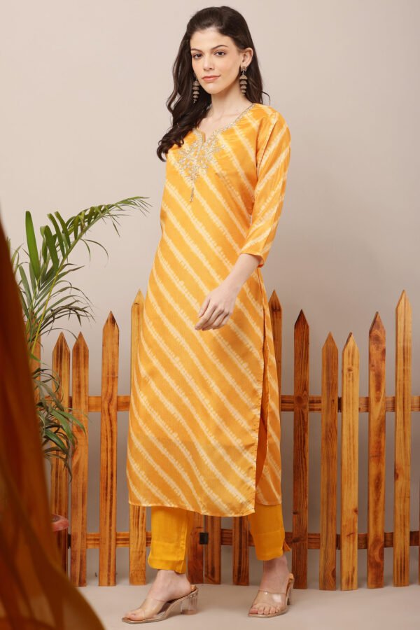 23 Jan- Maxkeystudio25804 Yellow Leheria Embroidered Straight Suit Set
