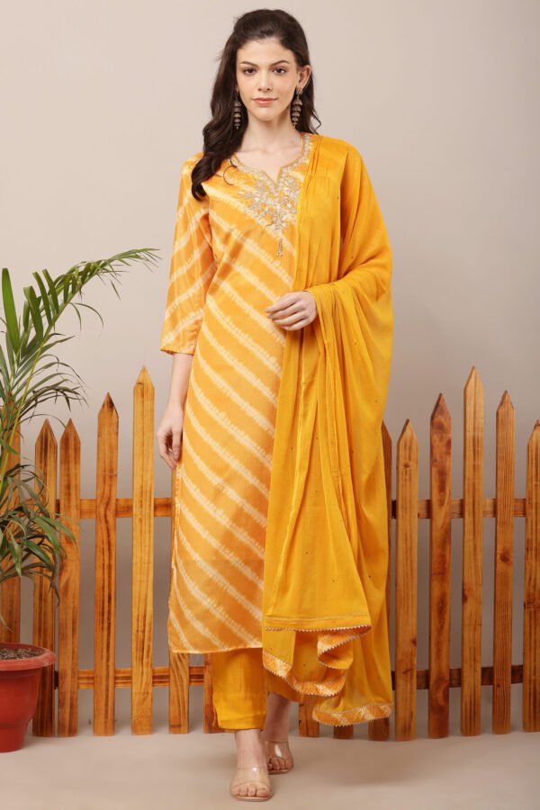 23 Jan- Maxkeystudio25809 Yellow Leheria Embroidered Straight Suit Set