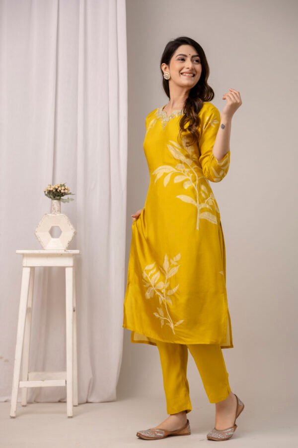 328A4682 Lemon Petal Raw Silk Embroidered Suit Set