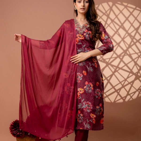328A4837 Black V Neck Floral Straight Suit Set