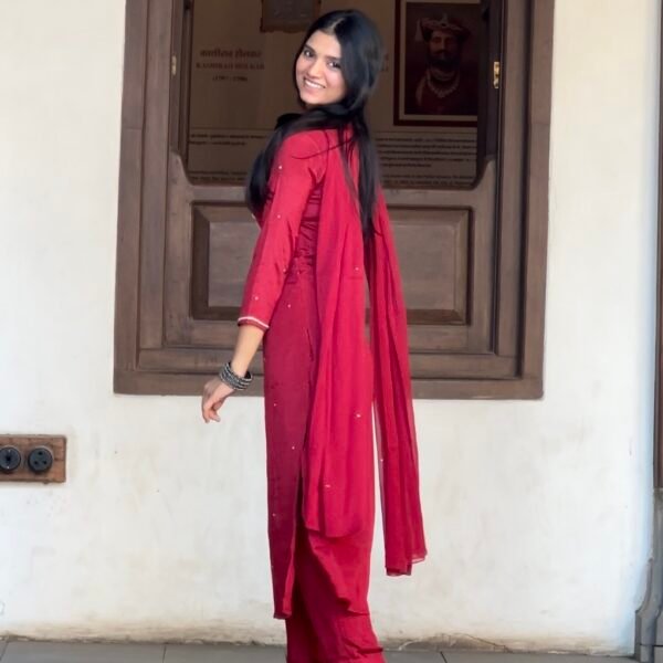 Screenshot Zaina Red Embroidered Straight Suit Set