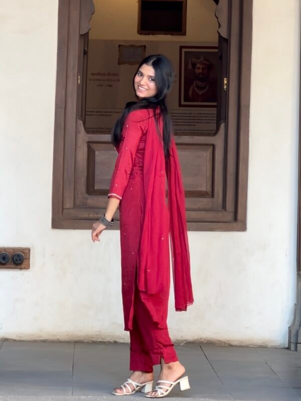 Screenshot Zaina Red Embroidered Straight Suit Set