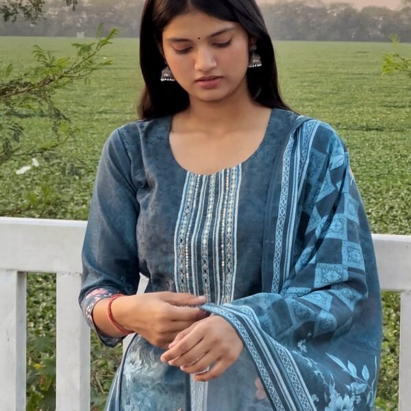 Screenshot Indigo Garden Schiffli Cotton Straight Suit Set