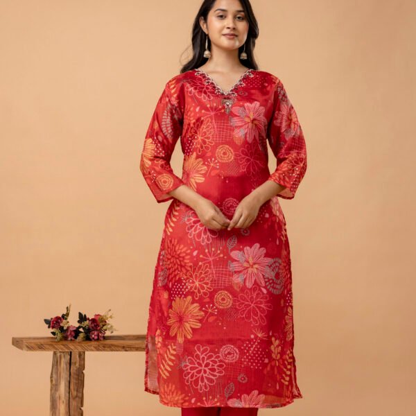 4D3A2620 Red V-Neck Embroidered Straight Suit Set