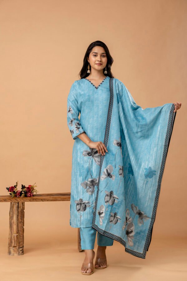 4D3A2667 Ocean Veil Linen Embroidered Straight Suit