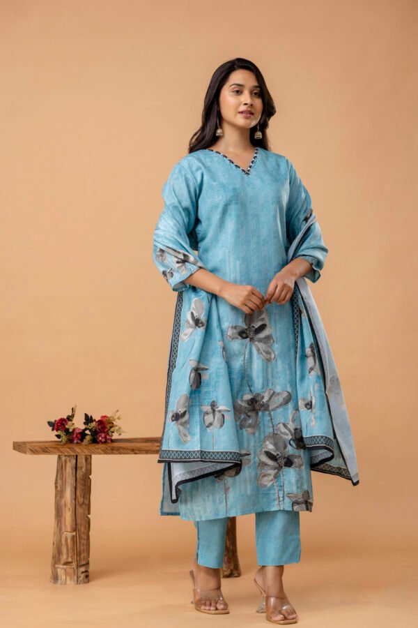 4D3A2671 Ocean Veil Linen Embroidered Straight Suit