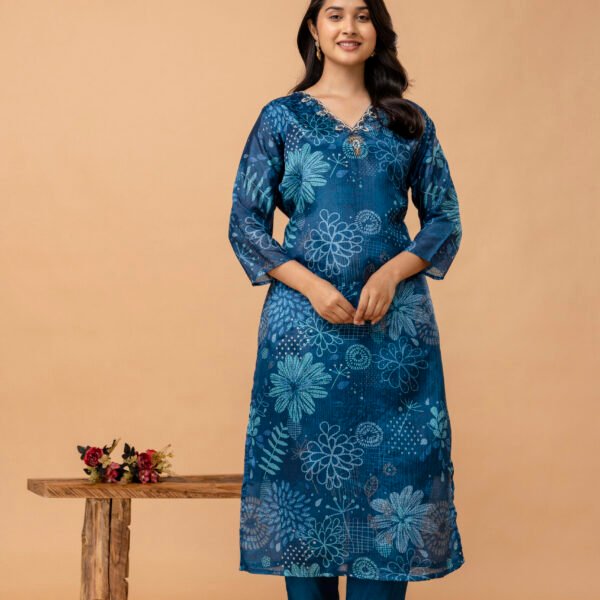 4D3A2748 Blue V-Neck Embroidered Straight Suit Set