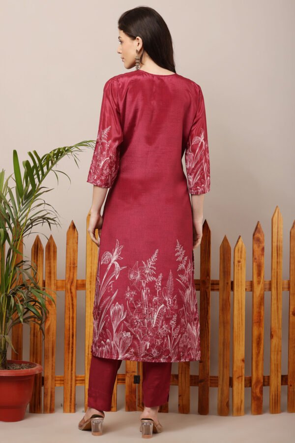 23 Jan- Maxkeystudio25919 Red Digital Printed Embroidered Straight Suit