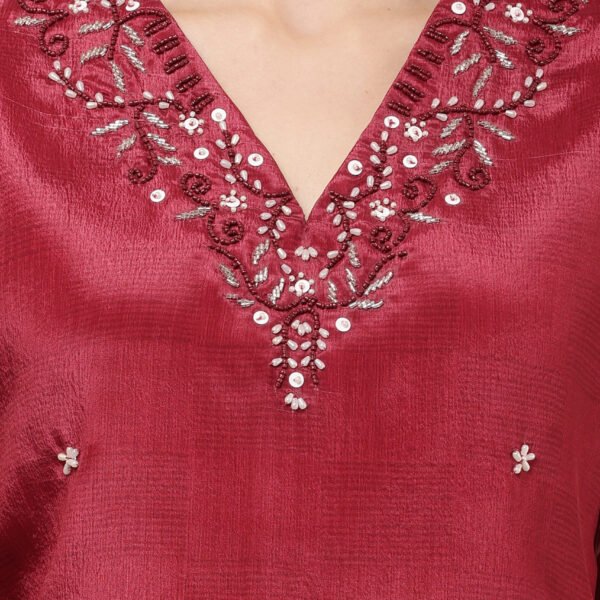 23 Jan- Maxkeystudio25920 Red Digital Printed Embroidered Straight Suit