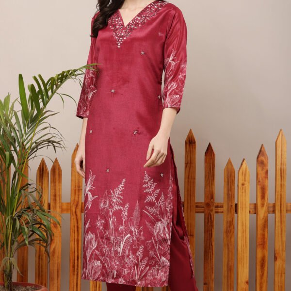 23 Jan- Maxkeystudio25925 Red Digital Printed Embroidered Straight Suit