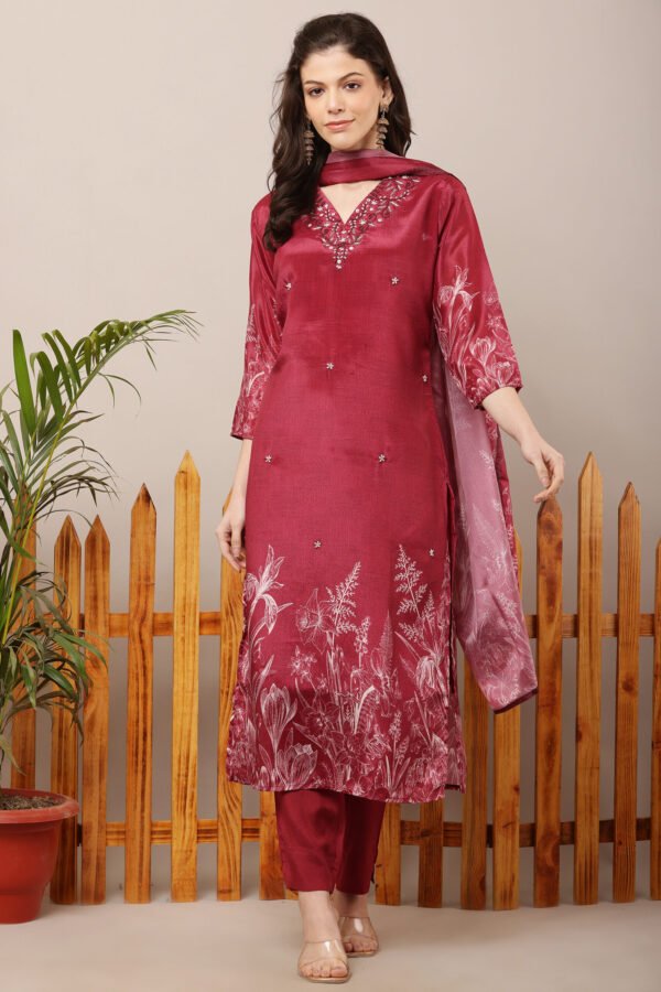 23 Jan- Maxkeystudio25932 Red Digital Printed Embroidered Straight Suit