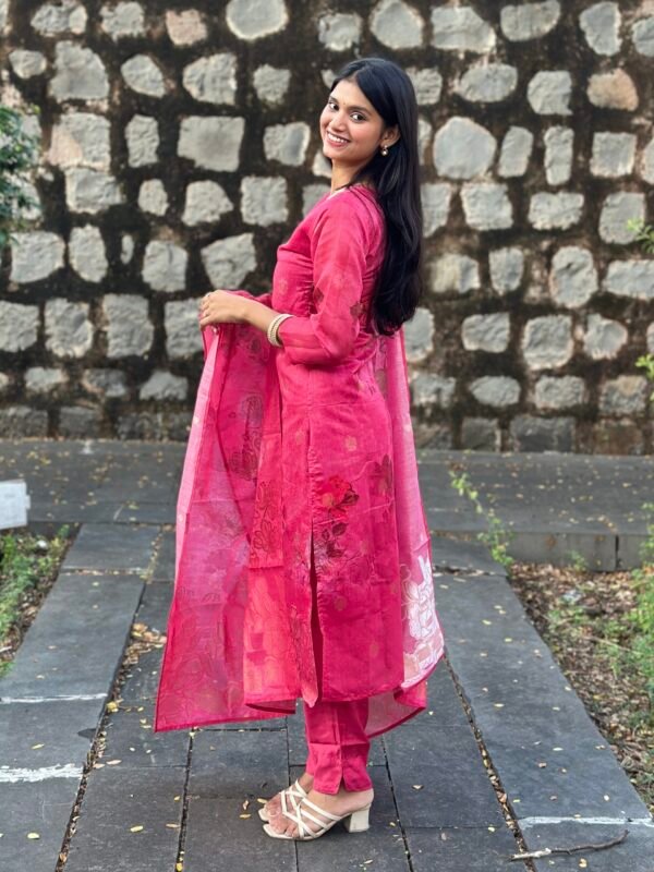 Gulabi Noor Chanderi Embroidered Suit Set