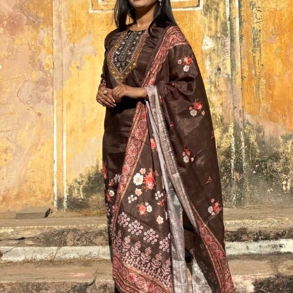 Riva Gota & mirror Straight Suit