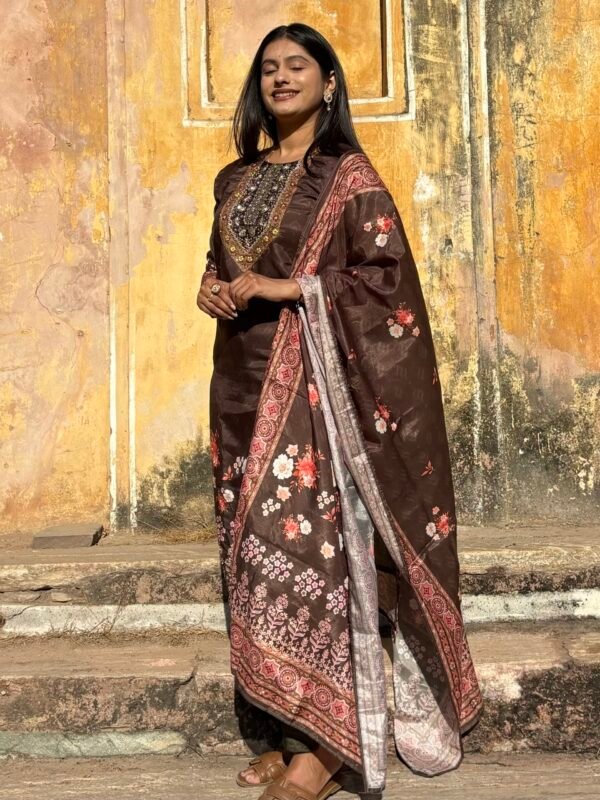 Riva Gota & mirror Straight Suit