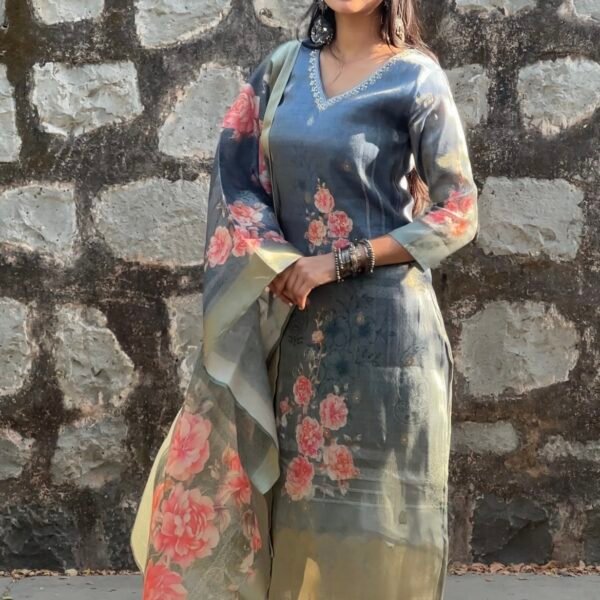 Screenshot Ruhani Tissue jackquard Embroidered Suit Set