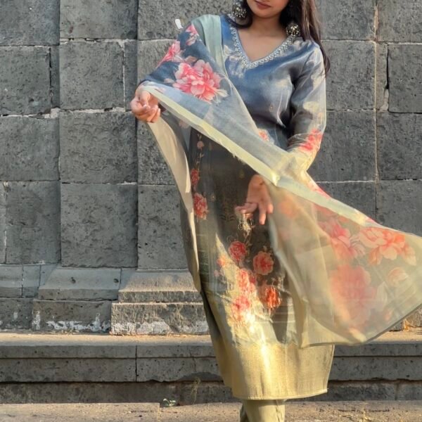 Screenshot Ruhani Tissue jackquard Embroidered Suit Set