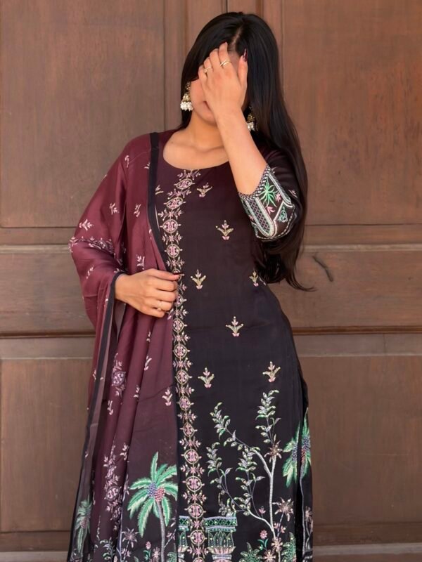 Arohi Embroidered Pakistani Suit Set